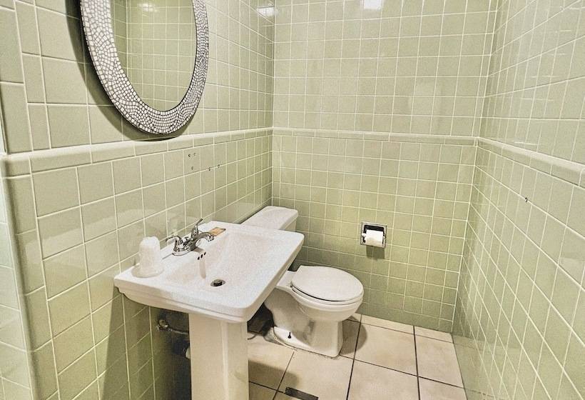 Sunset Cove Beach Resort