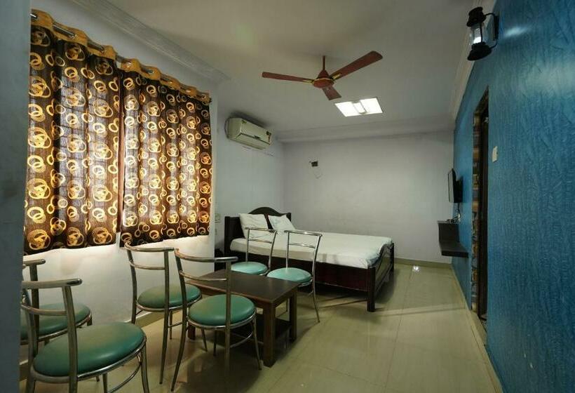 בית מלון כפרי Oyo 86229 S V Convention