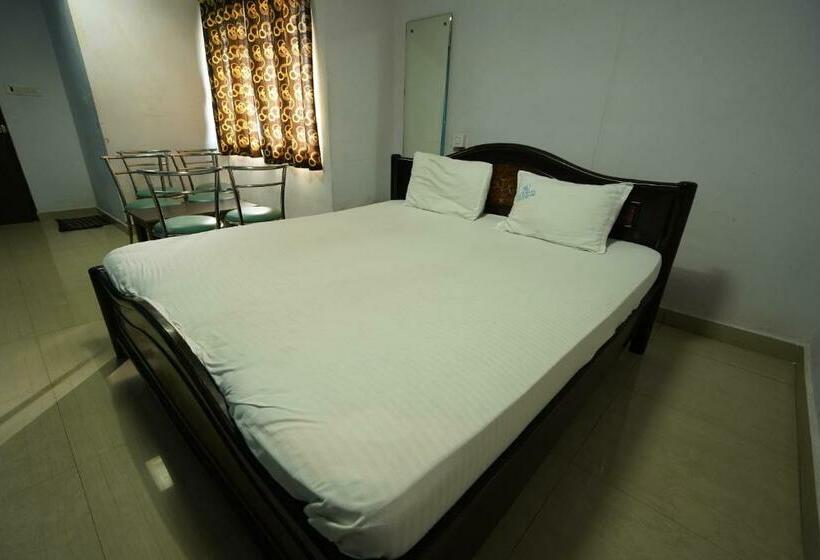 בית מלון כפרי Oyo 86229 S V Convention