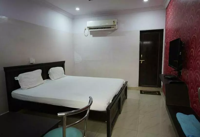 Hotelli Oyo 86229 S V Convention