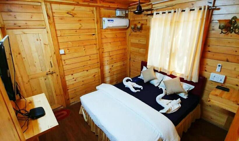 ホテル Samant Beach Resort