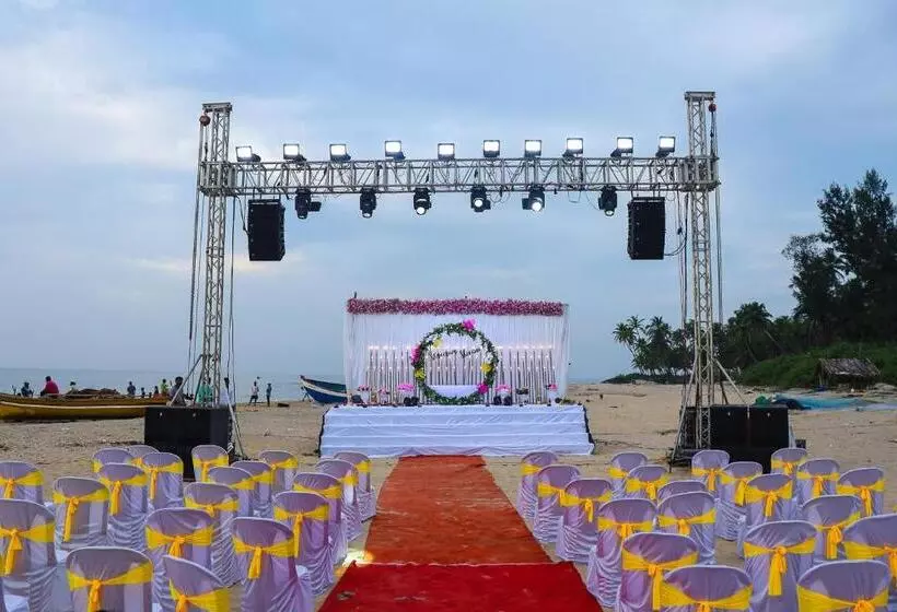 Hotelli Samant Beach Resort