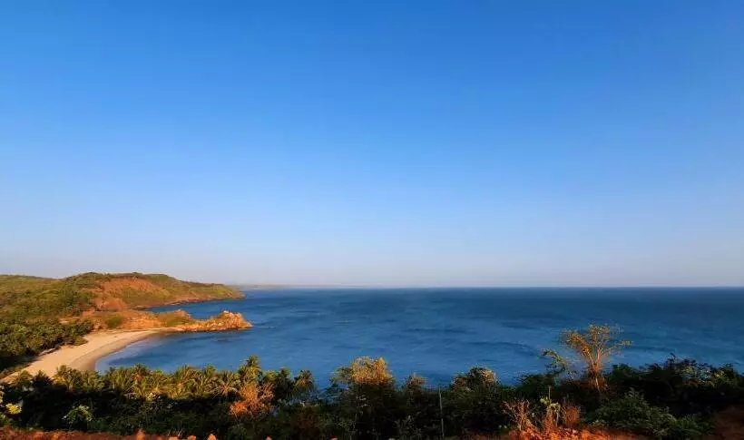 Hotelli Samant Beach Resort