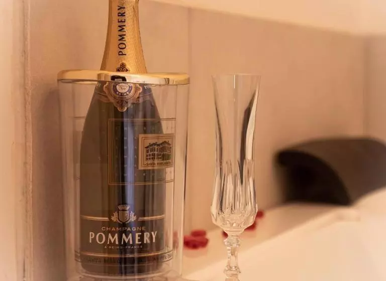 تختخواب و صبحانه Il Palazzo   Luxury Home & Event