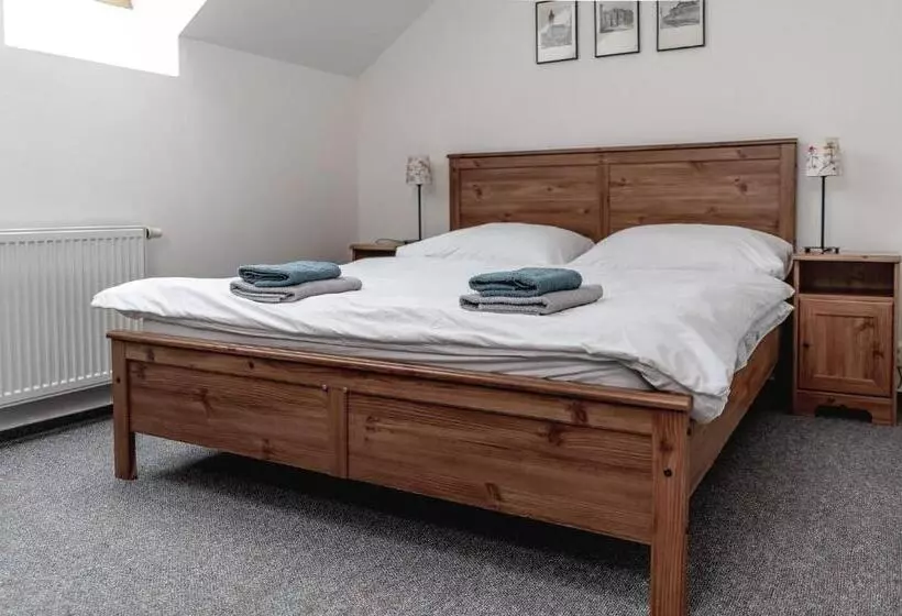 Majatalo Penzion Grado Davle