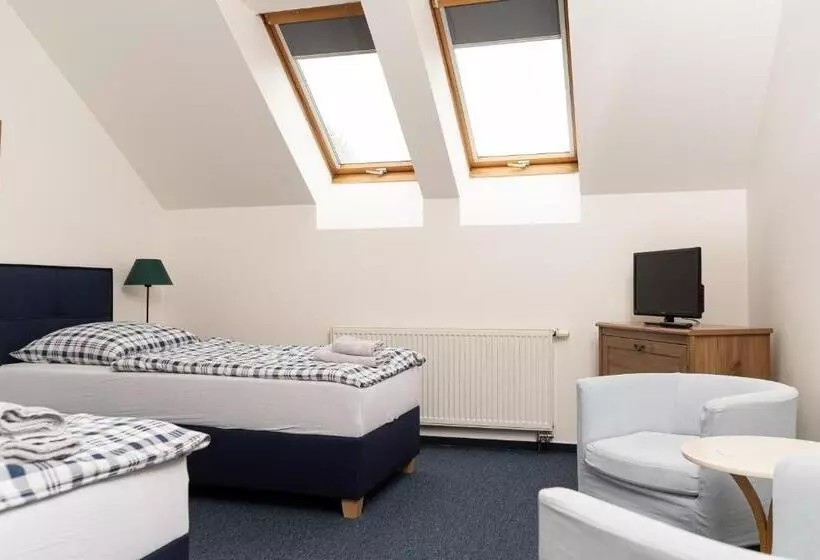 Majatalo Penzion Grado Davle