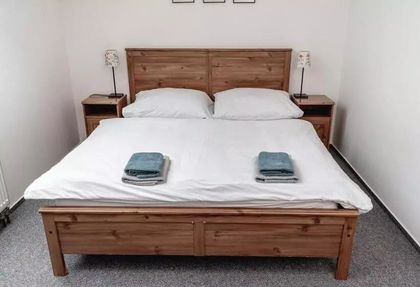 Majatalo Penzion Grado Davle