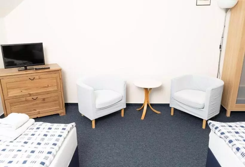 Majatalo Penzion Grado Davle