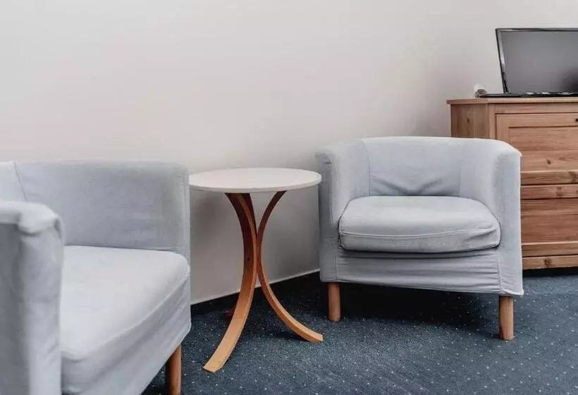 Majatalo Penzion Grado Davle