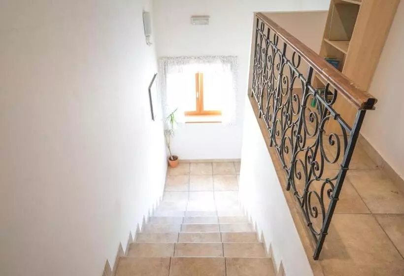 Majatalo Penzion Grado Davle