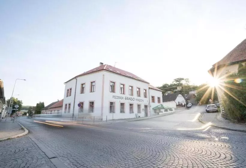 Majatalo Penzion Grado Davle