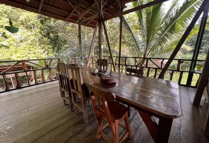 Majatalo Utria Hostel