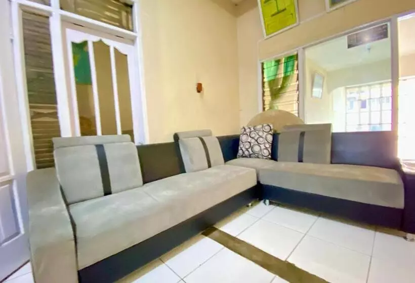 Hotelli Homestay Srikandi Syariah Dieng Redpartner