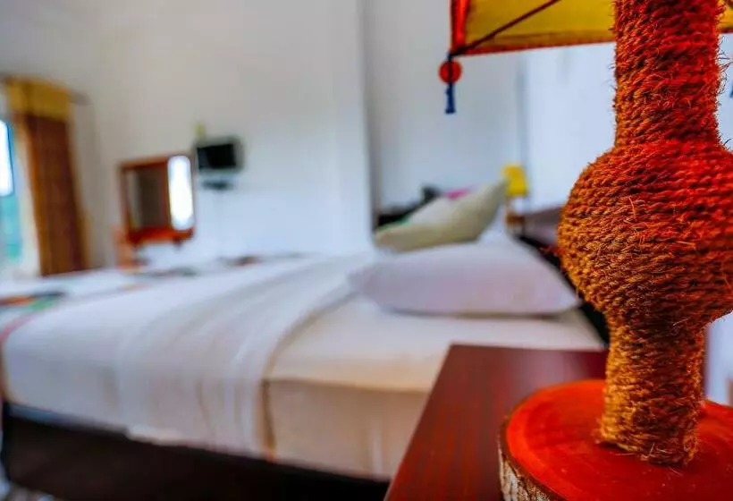 Hotel Thuruliya