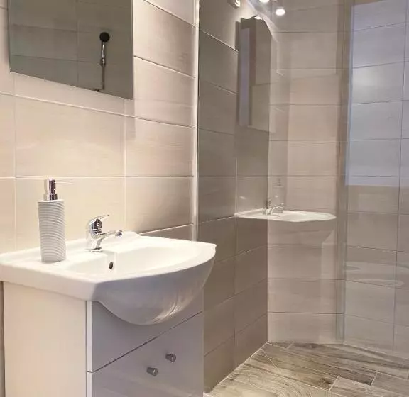 ベッドアンドブレックファースト Megnyugtat Lak Apartmanház