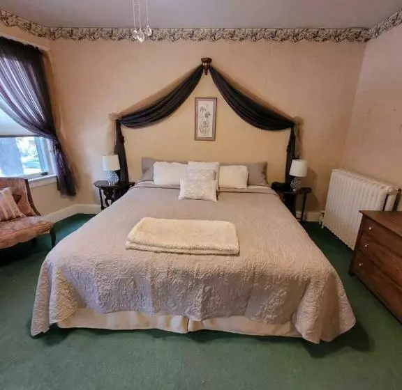 Ruby Manor Bed & Breakfast