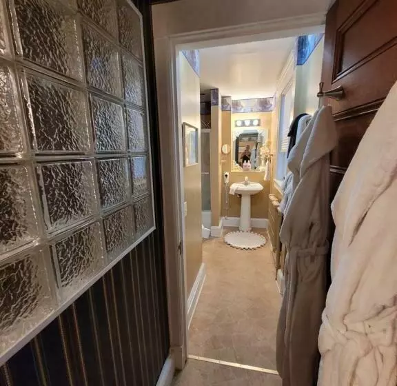 Ruby Manor Bed & Breakfast