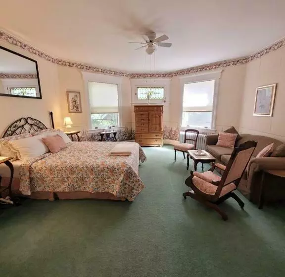 Ruby Manor Bed & Breakfast