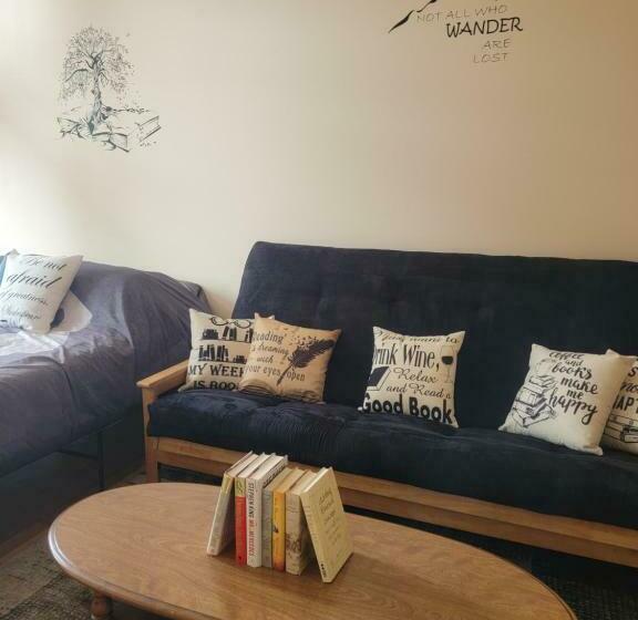 צימר The Colburn Schoolhouse Literature Suite