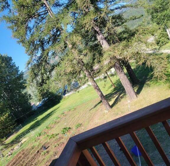 צימר The Colburn Schoolhouse Literature Suite