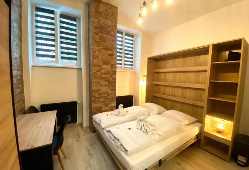 پانسیون Prague Old Town Liliova Garden