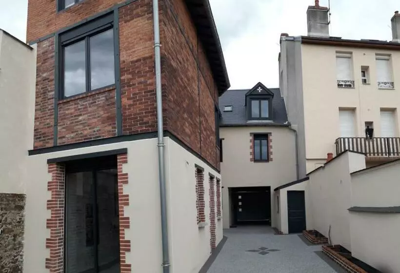 تختخواب و صبحانه Charmes En Ville Le Charme Poétique