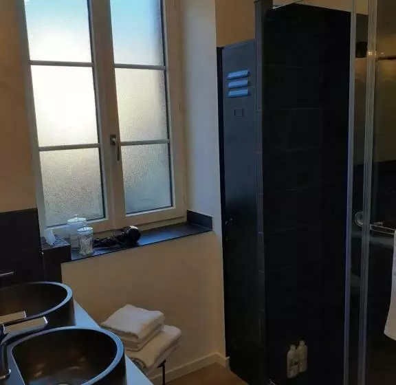 تختخواب و صبحانه Charmes En Ville Le Charme Poétique