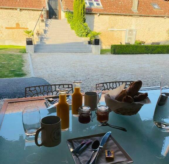 مبيت وإفطار Domaine Miltat Chambre Crayère