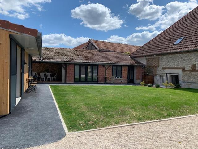 مبيت وإفطار Domaine Miltat Chambre Crayère