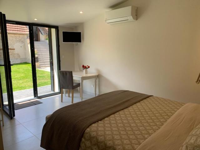 مبيت وإفطار Domaine Miltat Chambre Crayère