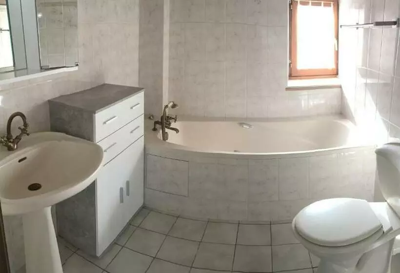 Aamiaismajoitus (B&B) La Maison Des Matignon 1