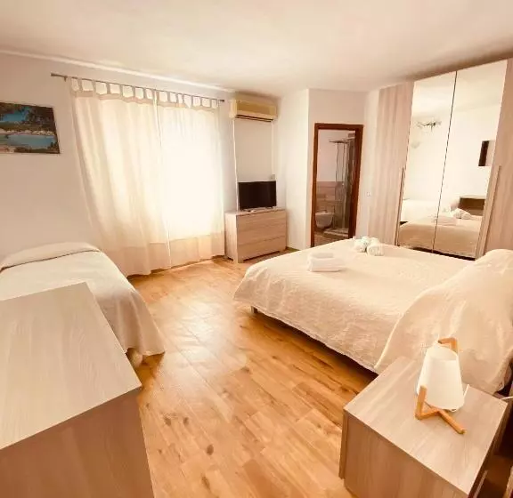 تختخواب و صبحانه Affittacamere Ciro's House