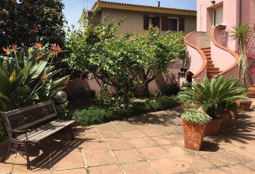 ベッドアンドブレックファースト Affittacamere Ciro's House