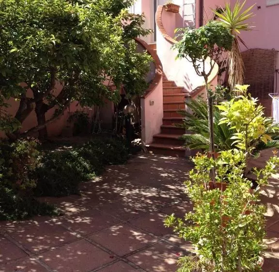 تختخواب و صبحانه Affittacamere Ciro's House