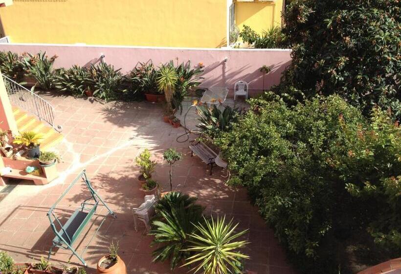 ベッドアンドブレックファースト Affittacamere Ciro's House