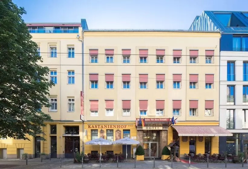 تختخواب و صبحانه Kastanienhof