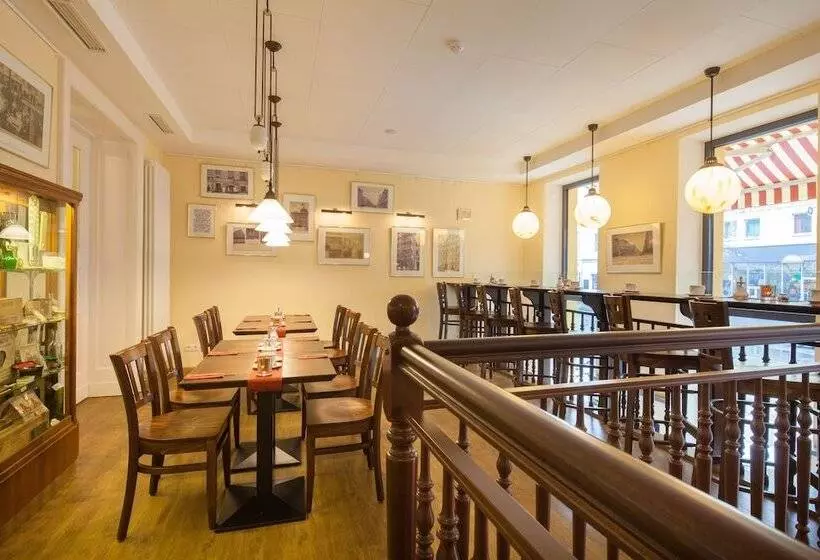 تختخواب و صبحانه Kastanienhof