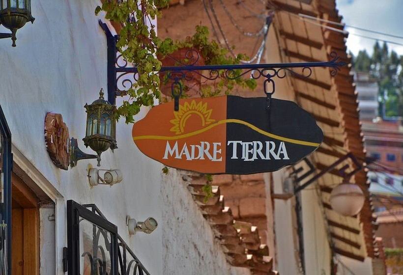 Hostal Madre Tierra