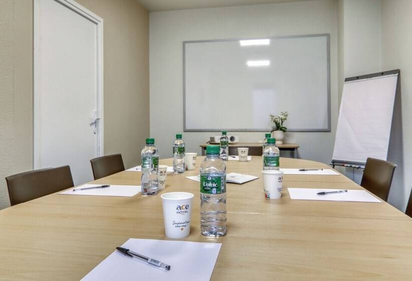 בית מלון כפרי Ace Hôtel Clermont Ferrand La Pardieu