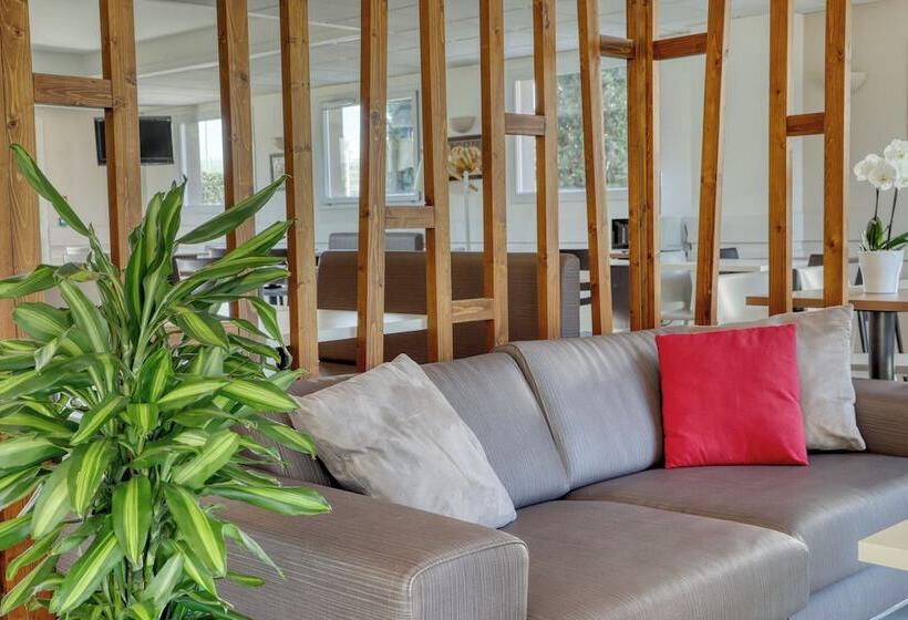 בית מלון כפרי Ace Hôtel Clermont Ferrand La Pardieu