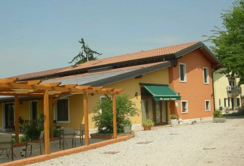 هتل Agriturismo Alle Quattro Stagioni