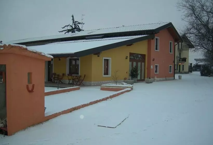 هتل Agriturismo Alle Quattro Stagioni