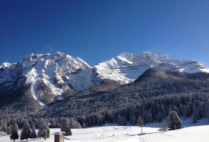 فندق Bella Di Bosco