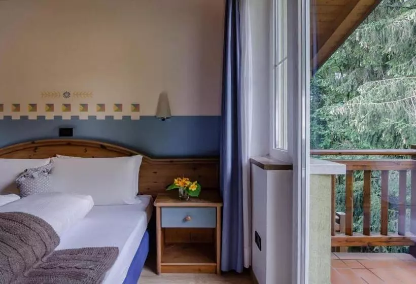 فندق Bella Di Bosco