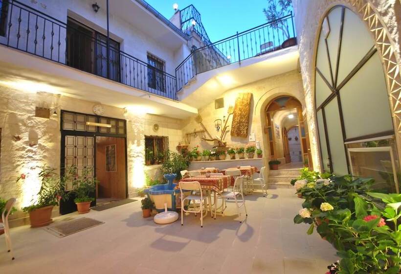 ホテル Elvan Cave House