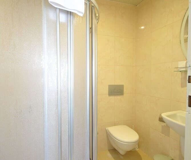 ホテル Elvan Cave House