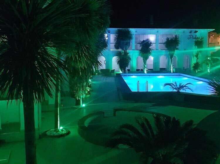 בית מלון כפרי Pidasus