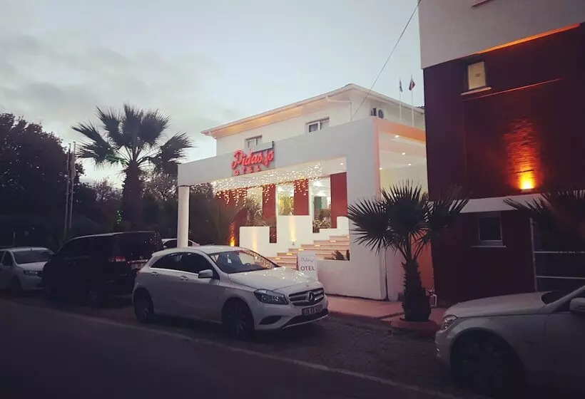 בית מלון כפרי Pidasus