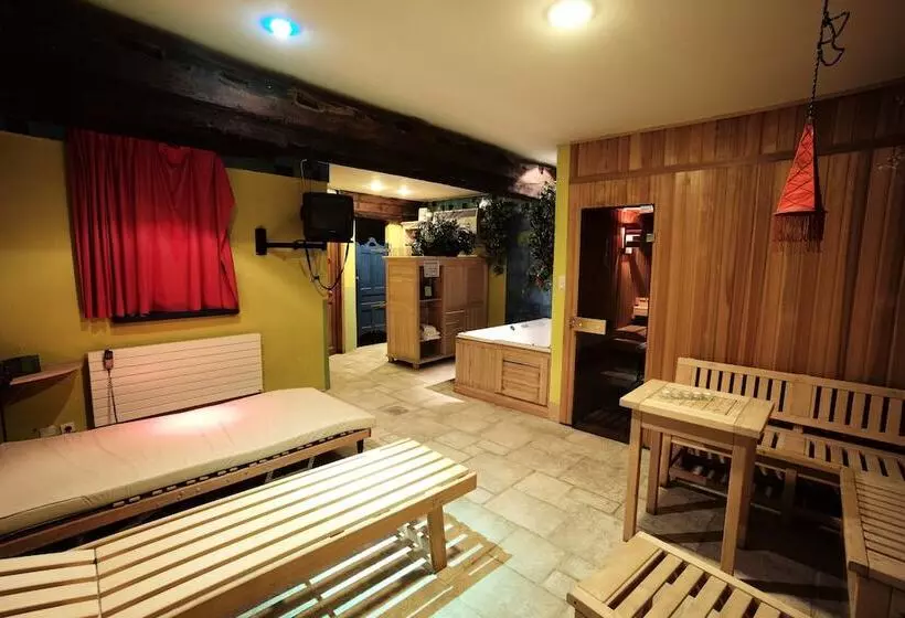 Отель Salvators