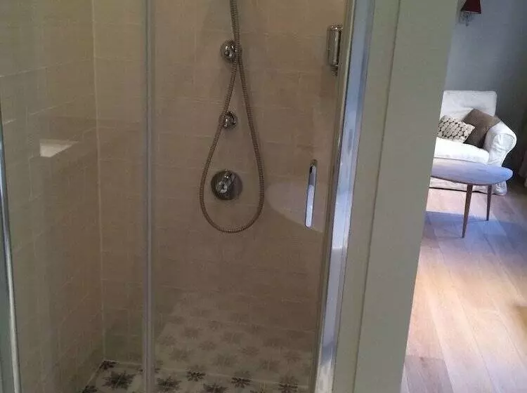 Отель Salvators